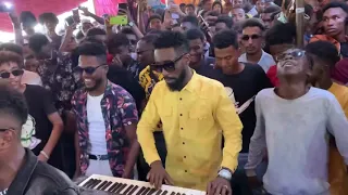 حفلة جامعة السودان الجنوبي العازف نيجيري ومحسي 