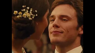 عايقة وانا بحبها  دندنها