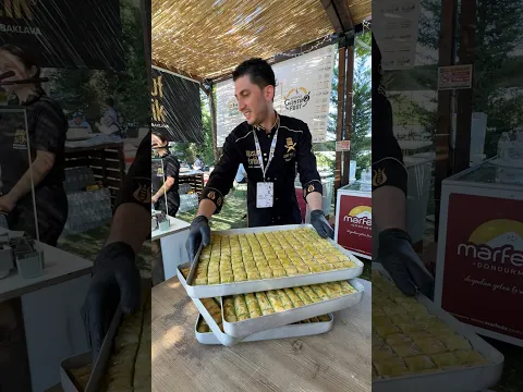 Herkese bu kadar bol fıstık kullanıyorlar mı #reklam #food
