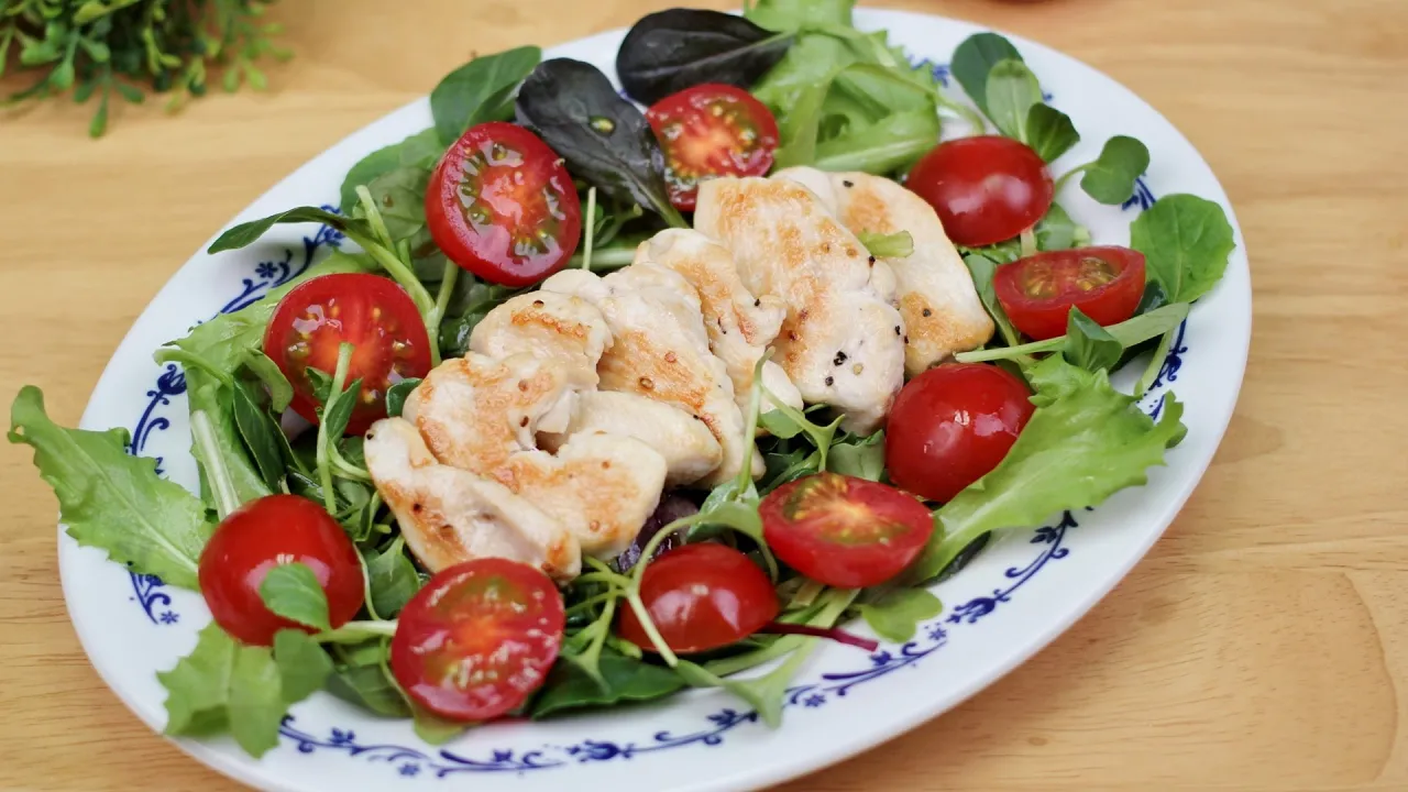      Grilled Chicken Breast Salad