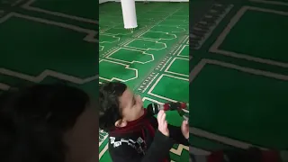 اصغر مؤذن الله اكبر الله اكبر  اصغر مؤذن الله اكبر الله اكبر