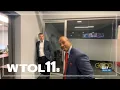 Steven practices his putting game in the WTOL 11 newsroom