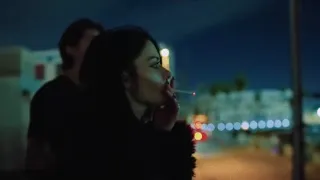 مرني ولو لحظة بحلم دندنها
