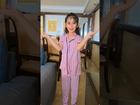 هيفي عم تعلم ليليان الرقصة
