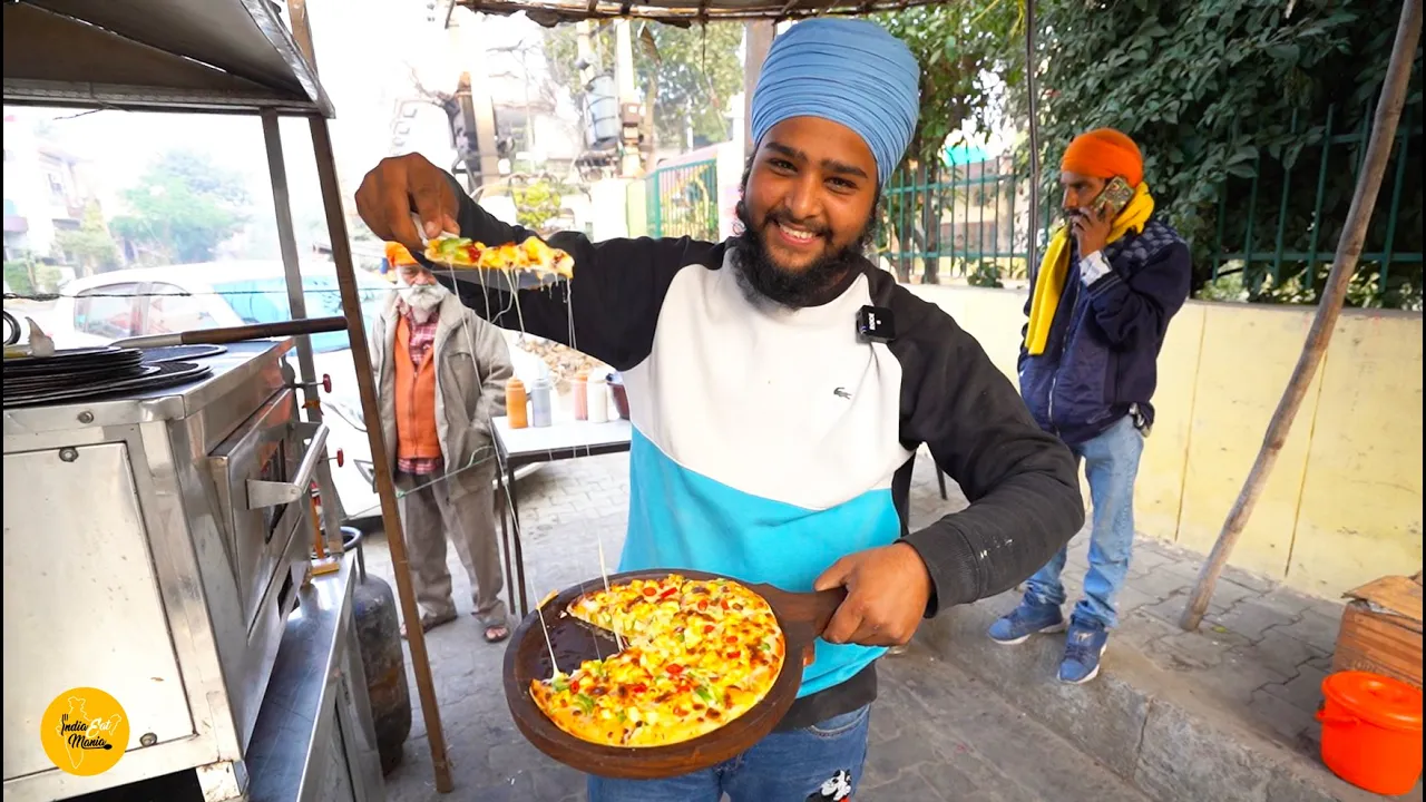 Struggling 19 Years Old Boy Fresh Dough Paneer Makhni Pizza Rs. 150/- Only l Jalandhar Street Food