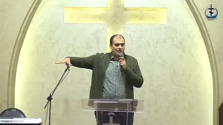 الاخ ماركو مدحت الإله الذي ينحني ليغسل اقدامنا 