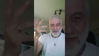 ابو الزوز  نونو و الاستيز عم يقوموا باتصالات دولية  كيف   في بعد مسخرة اكثر من هول  ولك  تفففه    دندنها