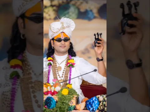 बालरुप कृष्णा के साथ अनिरुद्ध आचार्य जी महाराज #aniruddhacharyaji #motivation #officalvideo
