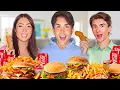 Download Lagu GLORIA PERDE UN DITO, GABRIELE HA UN LAVORO SEGRETO E IO... *MUCKBANG PIZZA* | GIANMARCO ZAGATO