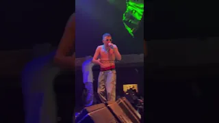 ورس خفن کوروش توکنسرت آهنگ آرتا رپ رپر کنسرت کوروش وانتونز سارن عشق Concert Share Love 