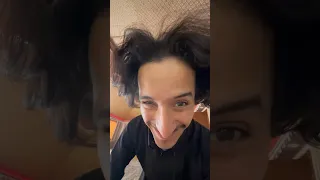 أنت واخوياك تغيرون الكراسي قبل الاختبار 