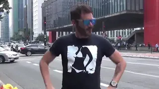 dizendo pra pol cia militar te amo 