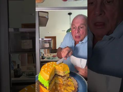 Yo cuando tengo un pastel en el refrigerador