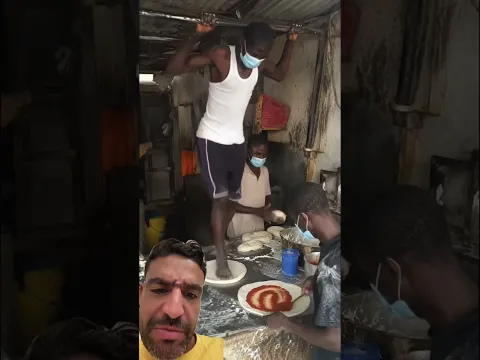 الناس لابسه كمامه