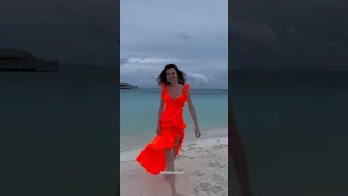 أسيا بطلة مسلسل إخوتي من عطلتها في المالديف Kardeşlerim 