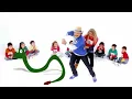 So una serpiente que anda en busca de su cola