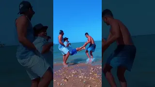 هتنزلني ف الميه يالهوي هينزلني ف الميه يا بوسي Trending Fashiontrends الساحل الشمالي اكسبلور 