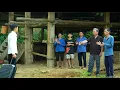 Download Lagu Jongeman geeft toekomst in de stad op -keert terug naar zijn geboorteplaats om te helpen Hooglanders