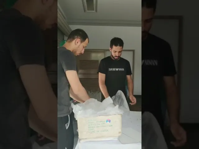 ⁣هيئة الإمام الحسن (ع) تباشر خدمة المعزبن و توزيع بركة الامام الحسين (ع) في منزل درويش نسيمي #عاشوراء