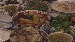 أجواء شهر رمضان المبارك سامية جزائري عباس النوري وكاريس بشار من مسلسل ليالي الصالحية 