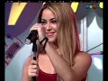 Shakira canta "No creo" - Versus