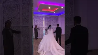دخوليه العرسان للقاعه  دخوليه العرسان للقاعه