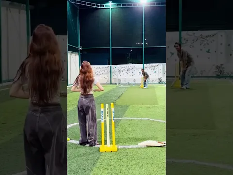 Sanaya Ko Ball 🥎 Lag Gayi ! Sanaya Sameer ! #shorts #ytshorts #youtubeshorts #sanaya #sameer