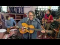 Lagu Jeff Tweedy performs \