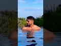 Lagu Hot man bathing in pool
