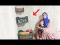 Download Lagu After building the house, Farzaneh decorates it with minimal resources.