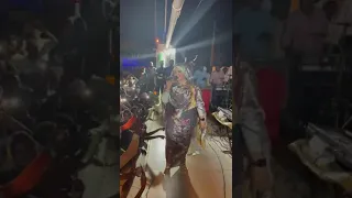 ندى القلعة  يسلم لي عوض حفل تخريج الكلية الحربية الدفعة                  دندنها