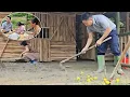 Download Lagu CEO SÓNG helps her finish the floor to keep the house clean.