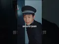 凌晨，兩隻老鼠突然從衣櫃裡鑽出，竟開口告訴女孩：「隔壁有人被殺了！」她立刻出門調查，卻沒想到…