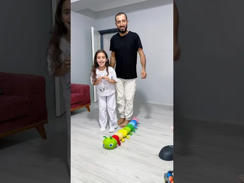 تحدي النط يمين او يسار مين يفوز😍