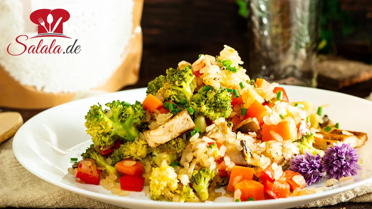 Einfaches und leckeres Rezept für Reis mit Wurst. Ich wusste nicht, dass man so Reis kochen kann