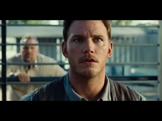 Jurassic World | Clip 'Owen salva un lavorante'