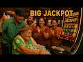 Download Lagu Oma van Hawaï ontmoet eindelijk D Lucky in Las Vegas! 🎰💰 Je zult niet geloven wat er aan het eind...