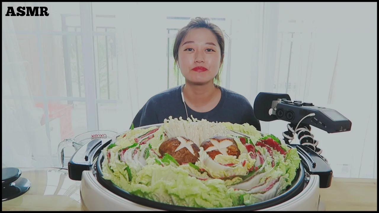 ASMR [Things in a Pot ep. 3 ] Mille Feuille Nabe Eating/cooking sounds