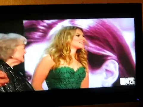 Sandra Bullock kisses Scarlet Johansson HD