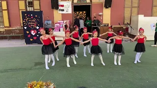 أمي ثم أمي استعراض Omy Thom Omy احتفال عيد الام 