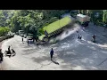 Download Lagu MERINDING., TEREKAM KAMERA !!! Menit Awal Kejadian, Truk Hino Box Rem Blong Di Tikungan Masuk Parit