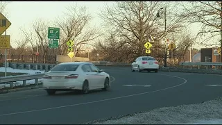 Bill would require young drivers to display student-driver decal