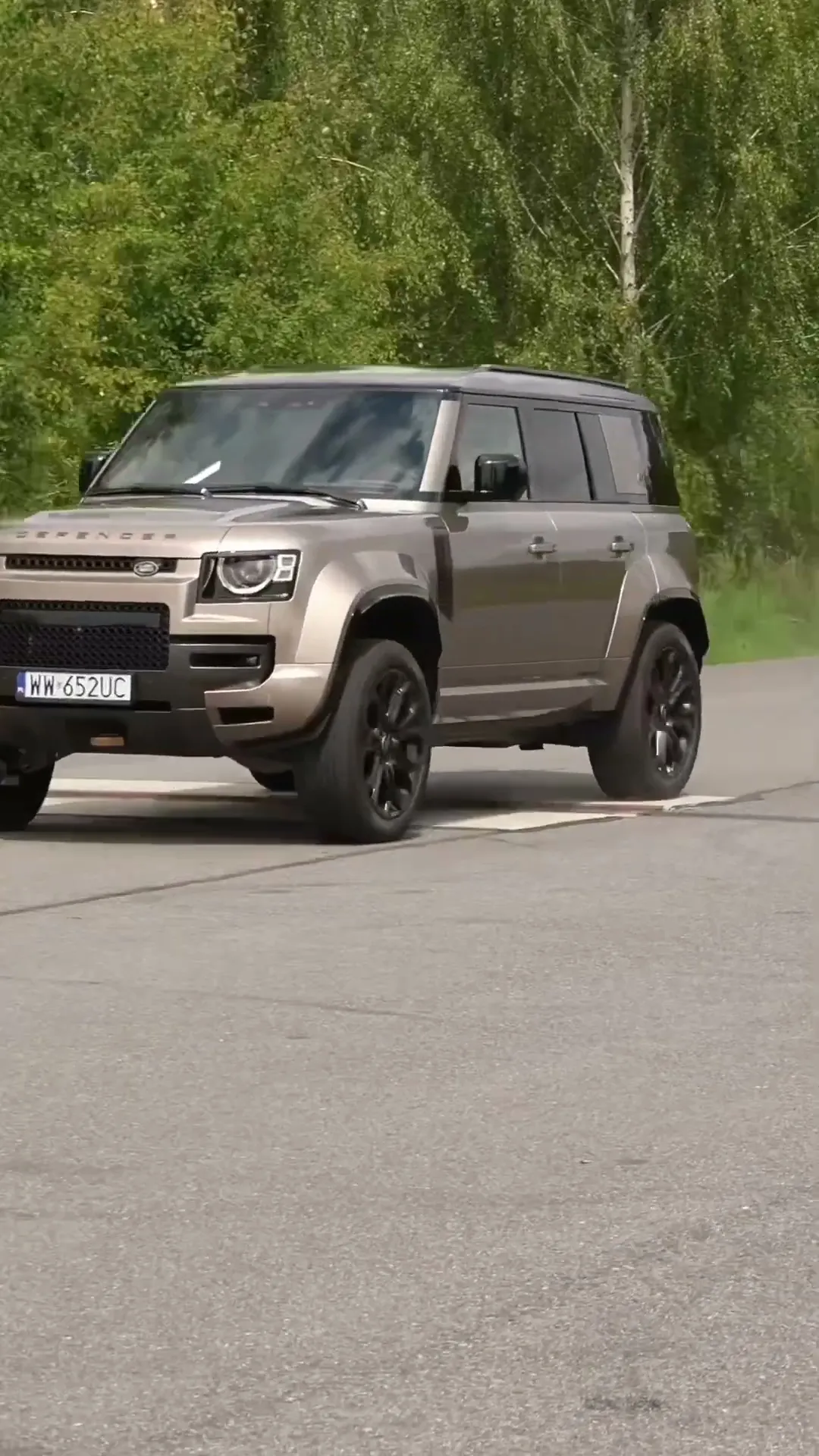 Zróbcie coś po*******o! #defender #landroverdefender #cars #caroseria #shorts