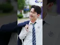 校門口無數男生向女神表白，誰知一個普通學生突然擠上前，照搬女神的拒絕台詞！大小姐氣得當場炸毛，還不知道他是爺爺重金請來的頂級保鏢！這個吊兒郎當的男人後來竟治好她昏迷十年的親媽，讓江家全員震驚！