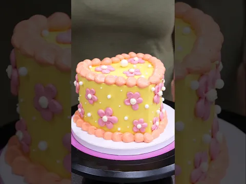 Floral heart cake 🌸 use code FROSTLOVE10 for a discount at frostform.com #cake #shortsfeed