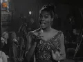 Dionne Warwick 'Walk On By' really live in 1964. Impeccable!