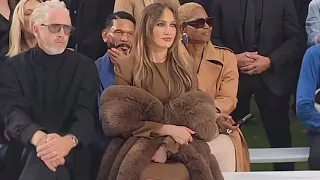 Jennifer Lopez - Stella McCartney Summer Fashion Show 2027