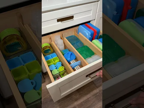 Drawer dividers keeping all the lunchbox necessities right where they belong 😍📚🍎  #Leafory