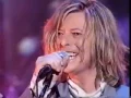 Download Lagu David Bowie - Starman (Live on TFI Friday 1999).mpg