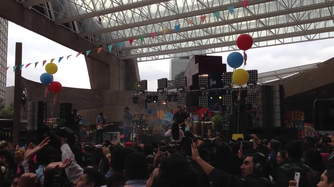 Los Amigos Invisibles - Mentiras @TagDF @AmgsInvisibles #wakeuptag Los Amigos Invisibles - Mentiras @TagDF @AmgsInvisibles #wakeuptag